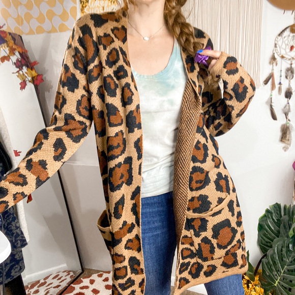 Alison Andrews NWT Animal Print Sweater Cardigan Size Large - Picture 1 of 10